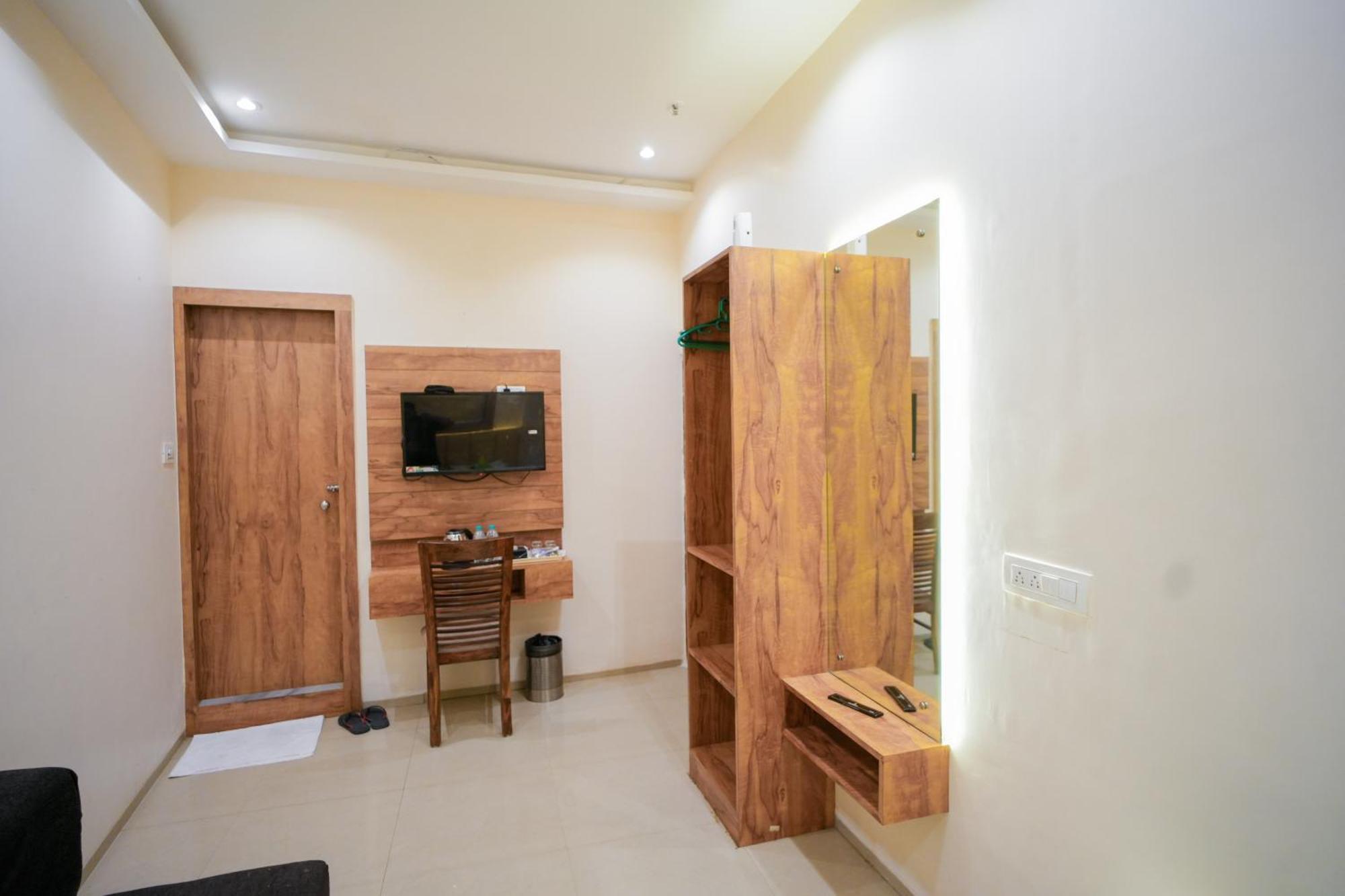 Hotel Skylink Hospitality Mahalaxmi مومباي المظهر الخارجي الصورة