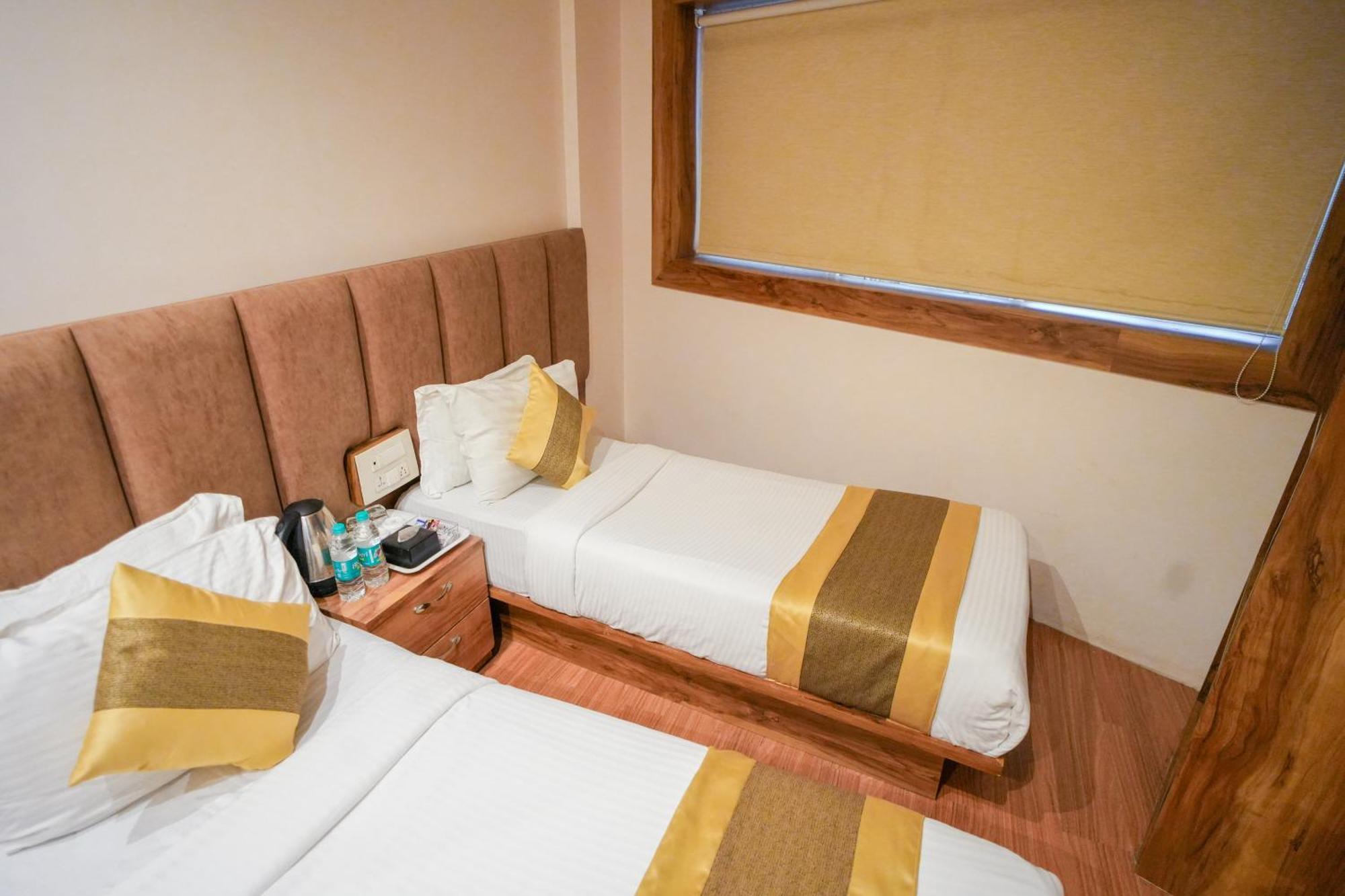 Hotel Skylink Hospitality Mahalaxmi مومباي المظهر الخارجي الصورة